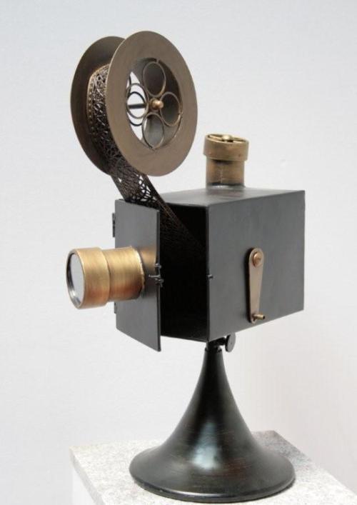 Large Movie Camera Figurine 8