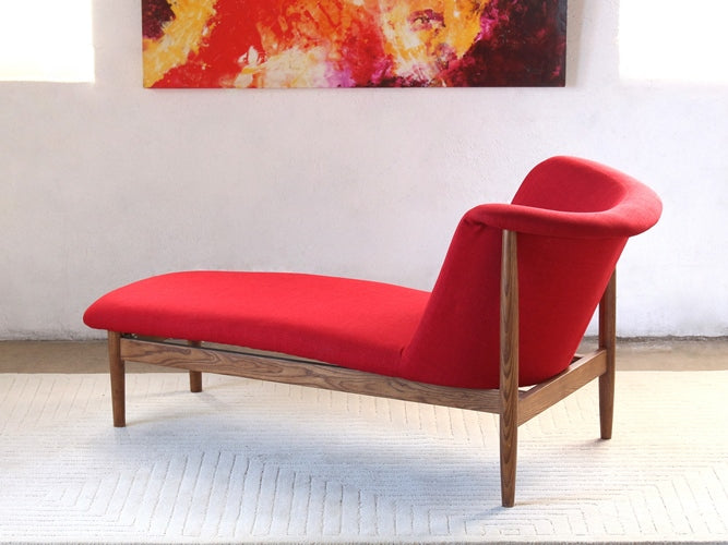 CL37 Ash Chaise in Red