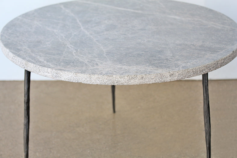 ET429 Low Gray Marble End Table with Hammered Steel Base