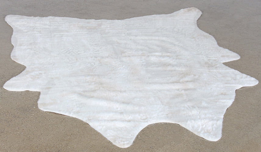RUG428 - 6'2 X 8' Ivory Faux Cowhide Rug 