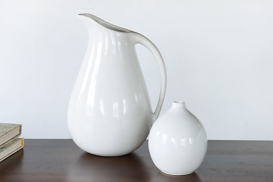 Set of 2 White Ceramic Vases